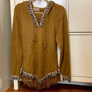 Cozy alpaca hand made hooded sweater. Made by Alpaca Sur